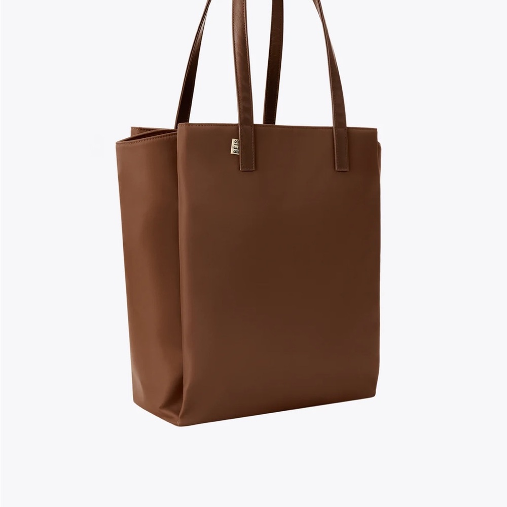BÉIS Commuter Tote with Adjustable Crossbody Strap - Picture 2 of 13
